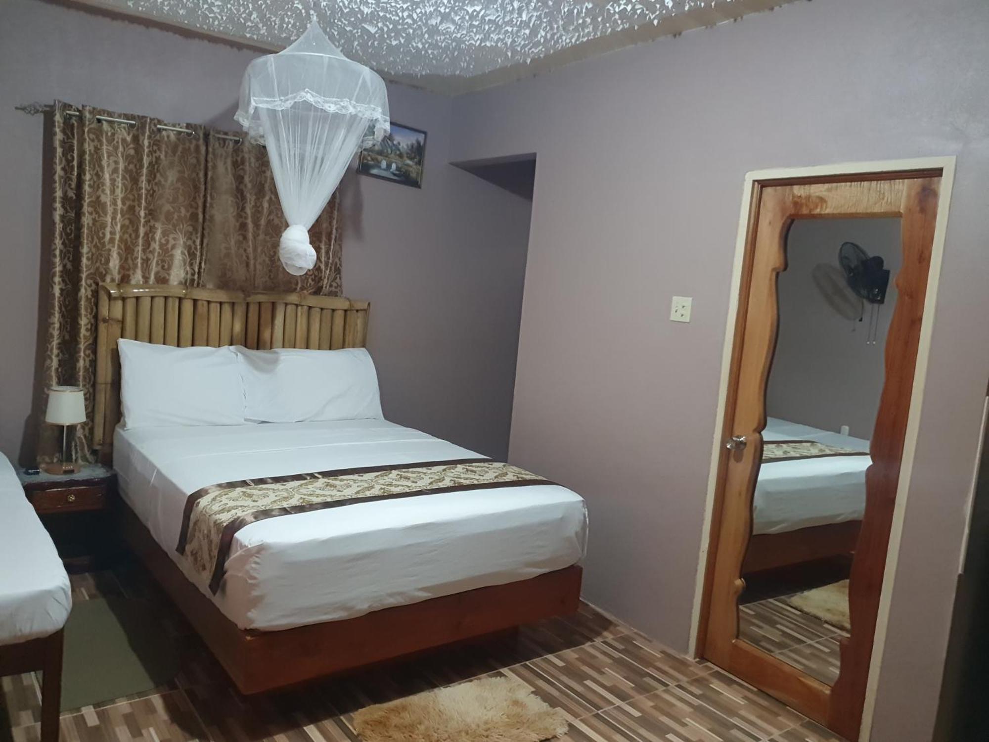 Mesmerize Guest House Port Antonio Room photo